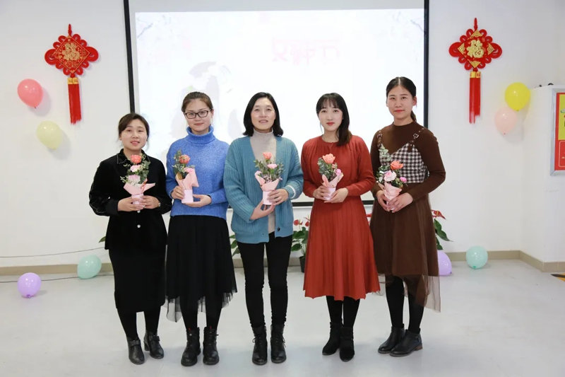 致敬冰球突破mg正规官网女神：愿您所期皆所念，所念皆如愿！